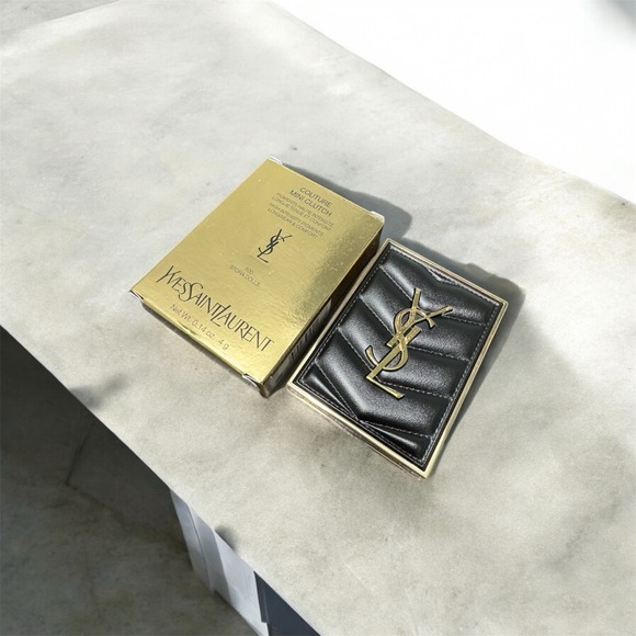 COUTURE MINI CLUTCH LUXURY EYESHADOW PALETTE - Picture 3 of 4